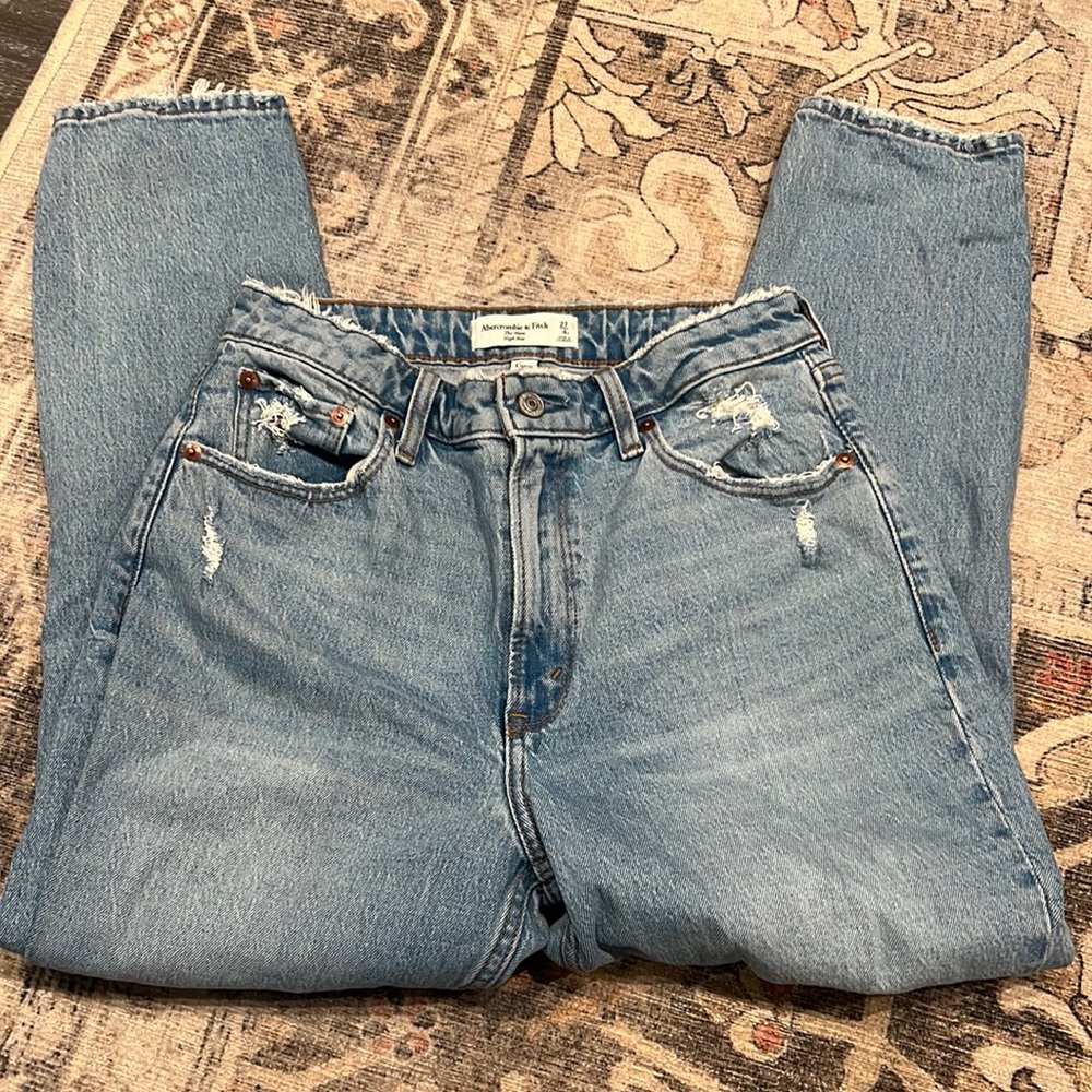 Abercrombie & Fitch mom jean